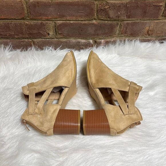 Tan Faux Suede Women’s Peep Toe Block Heel Shoe Size 12 - Picture 5 of 11